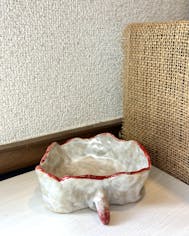 見ぬが花 (not seeing is a flower pot)